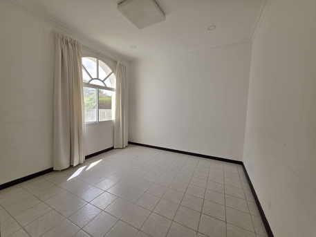 Budaiya, Villas, BHD 750,  4 Bedrooms 3 N Half Bath Room Compound Villa