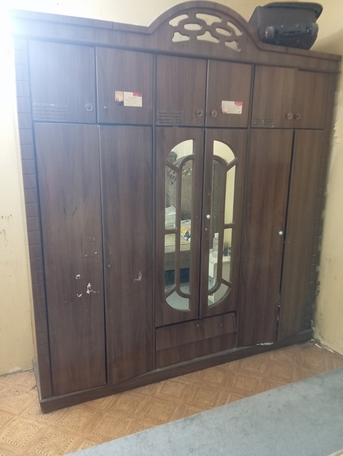 Jeddah, Furniture, Sar 300,  King Size Bed 🛏️, Dining Table, Almira Big Size And One Small Bed