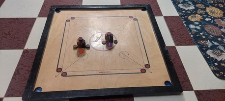 Riyadh, Household Items, SAR 150,  Carrom Board Large Size 35x35inch, With Two Sets Of Coins, Contact 0507720964 In Riyadh.