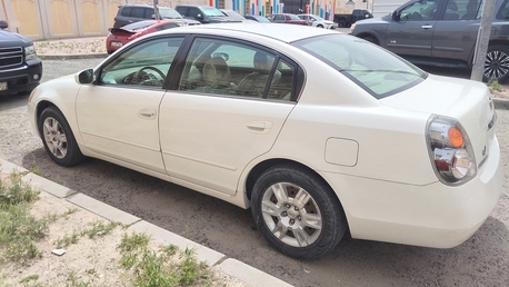 Kuwait City, Vehicles, Cars & Trucks , KWD 900,  Nissan Altima,  2004,  Automatic,  213000 KM,    For Sale