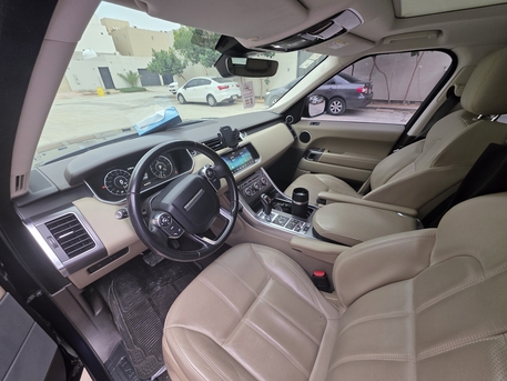 Riyadh, Vehicles, Cars & Trucks , SAR 142000,  Land Rover Range Rover Sport HSE,  2017,  Automatic,  65000 KM,  Range Rover Sport HSE Supercharged  | 65,000 KM | Excellent Condition