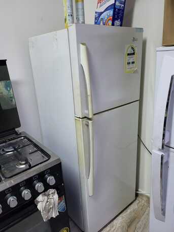 Riyadh, Household Items, SAR 350,  *** BIG LG FRIDGE FOR SALE- CHILLING CONDITION- DOUBLE DOOR-DEFROST