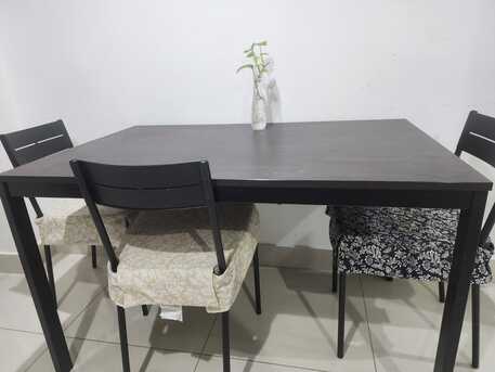 Riyadh, Furniture, SAR 500,  Ikea Extendable Table With 4 Chairs (black)