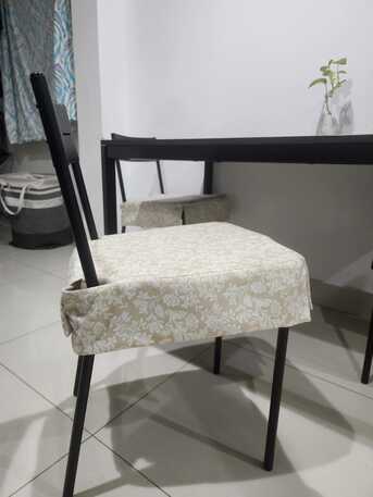 Riyadh, Furniture, SAR 500,  Ikea Extendable Table With 4 Chairs (black)