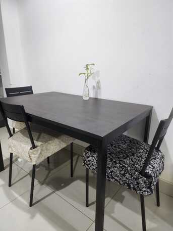 Riyadh, Furniture, SAR 500,  Ikea Extendable Table With 4 Chairs (black)