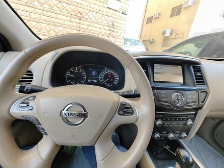 Riyadh, Vehicles, Cars & Trucks , SAR 25000,  Nissan Pathfinder,  2014,  Automatic,  128169 KM,