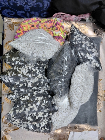 Riyadh, Pet Supplies, SAR 1,  Urgent Sale Aquarium/ Stone / Substrate