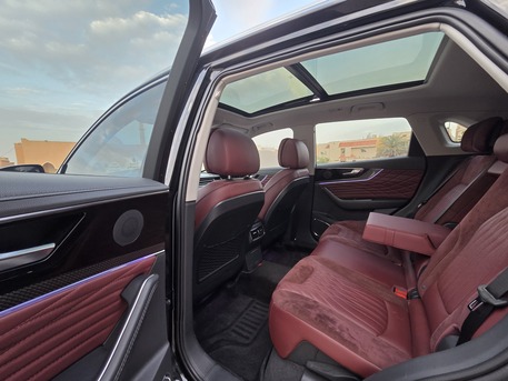 Riyadh, Vehicles, Cars & Trucks , Hongqi HS5,  2023,  Automatic,  18000 KM,  Special Edition