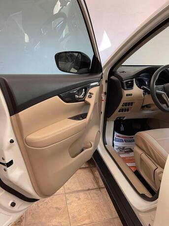 Hidd, Vehicles, Cars & Trucks , BHD 5400,  Nissan X-Trail,  2018,  Automatic,  ,  للبيع نيسان اكستريل