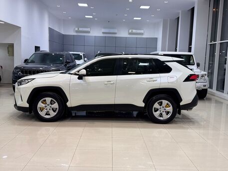 Manama, Vehicles, Cars & Trucks , BHD 7500,  Toyota Rav-4,  2019,  Automatic,  75750 KM,   /  (White)