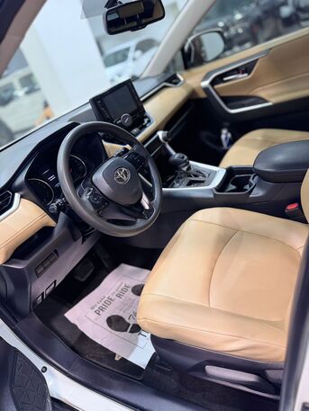 Manama, Vehicles, Cars & Trucks , BHD 7500,  Toyota Rav-4,  2019,  Automatic,  75750 KM,   /  (White)