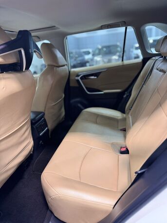 Manama, Vehicles, Cars & Trucks , BHD 7500,  Toyota Rav-4,  2019,  Automatic,  75750 KM,   /  (White)