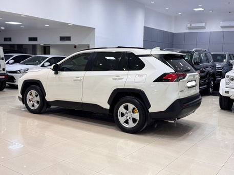 Manama, Vehicles, Cars & Trucks , BHD 7500,  Toyota Rav-4,  2019,  Automatic,  75750 KM,   /  (White)