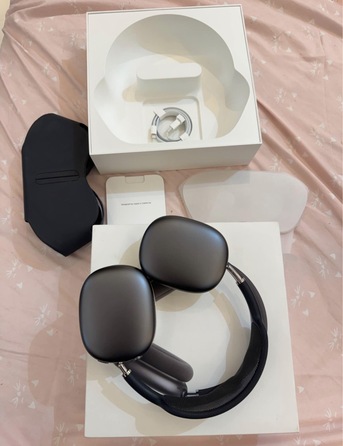 Riyadh, Electronics, SAR 1500,  Apple AirPods Max Over-Ear Headphones Active Noise Cancelling
