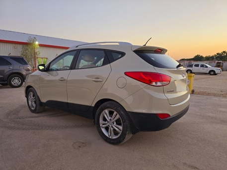 Hittin, Vehicles, Cars & Trucks , SAR 43000,  Hyundai Tucson,  2015,  Automatic,  245918 KM,