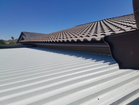 New York, Construction, Valley Contracting Gutter Installation