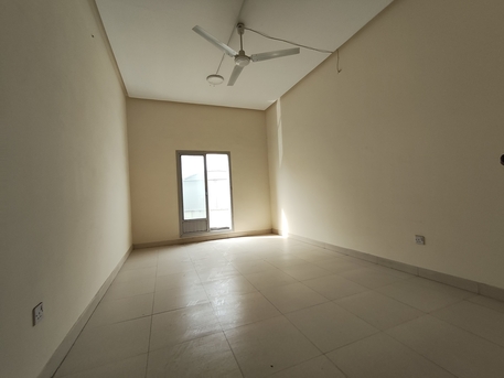 Manama, Apartments/Houses, BHD 140/year,  3 BR,  Buquwah:- 3Bhk Unfurnished Flat On Rent ..