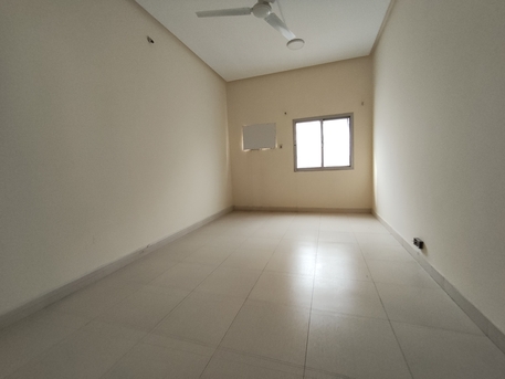 Manama, Apartments/Houses, BHD 140/year,  3 BR,  Buquwah:- 3Bhk Unfurnished Flat On Rent ..