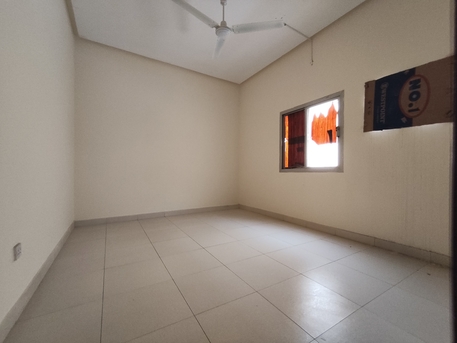 Manama, Apartments/Houses, BHD 140/year,  3 BR,  Buquwah:- 3Bhk Unfurnished Flat On Rent ..