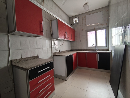 Manama, Apartments/Houses, BHD 140/year,  3 BR,  Buquwah:- 3Bhk Unfurnished Flat On Rent ..