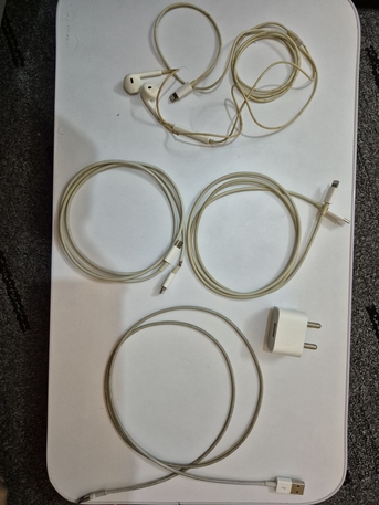 Riyadh, Mobile Phones, SAR 1450,  ???? IPad Mini 32GB + IPhone XR 64GB + IPhone 6 32GB Apple Accessories Included ????????