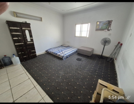Al Iskan, Rooms Available, SAR 1000/month,  Big Room With Shared Washroom Available For An Executive Bachelor In Iskan