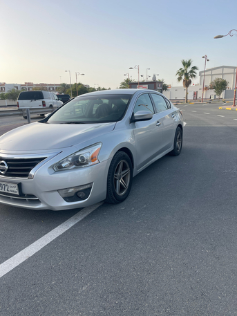 Manama, Vehicles, Cars & Trucks , BHD 1350,  Nissan Altima,  2013,  Automatic,  208000 KM,    Model For Immediate Sale