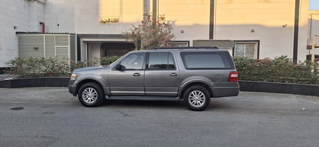 Riyadh, Vehicles, Cars & Trucks , SAR 22000,  Ford Expedition EL,  2013,  Automatic,  504000 KM,  Very Neat And Clean