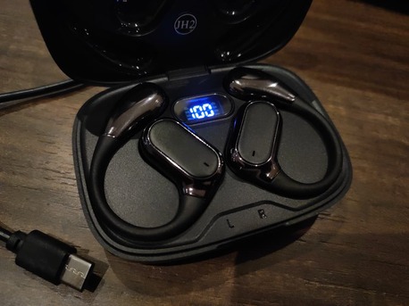 Riyadh, Electronics, SAR 90,  Generic Wireless Open-Ear Headphones Type-C Fast Charging