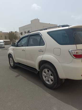 Isa Town, Vehicles, Cars & Trucks , BHD 4000,  Toyota Fortuner,  2010,  Automatic,  180500 KM,   () FOR SALE
