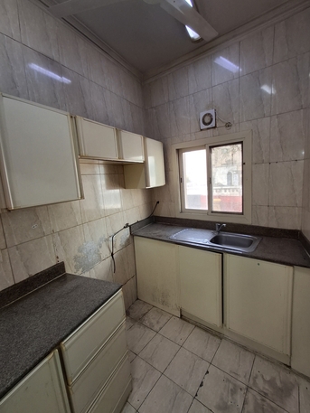 Manama, Apartments/Houses, BHD 200/month,  2 BR,  2bhk Semifurnished Near City Max Fashion 200bd With Ewa 40bd Limit