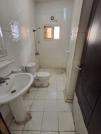 Manama, Apartments/Houses, BHD 200/month,  2 BR,  2bhk Semifurnished Near City Max Fashion 200bd With Ewa 40bd Limit