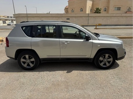 Jubail, Vehicles, Cars & Trucks , SAR 2500,  Jeep Compass,  2016,  Automatic,  206000 KM,  Family Used Car For Monthly Rent - Semi-Loaded Option