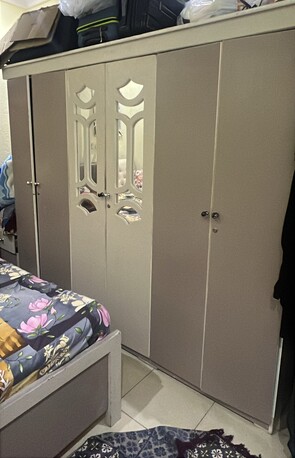 Al Thuqbah, Furniture, SAR 800,  King Size Bed,Wardobe, Dressing Table At Thuqbah