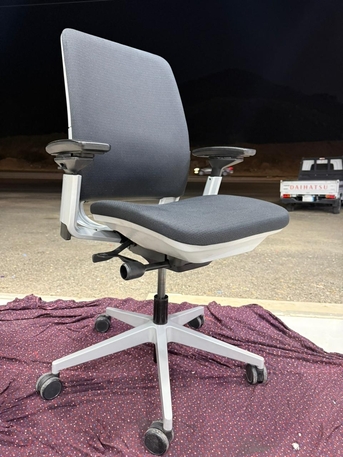 Jeddah, Furniture, SAR 1700,  Steelcase Amia Chair