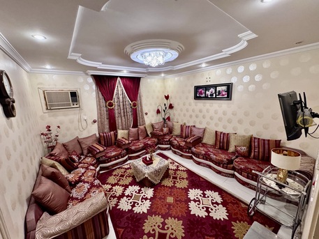 Jeddah, Furniture, SAR 650,  Sofa With Tea Table For Sale