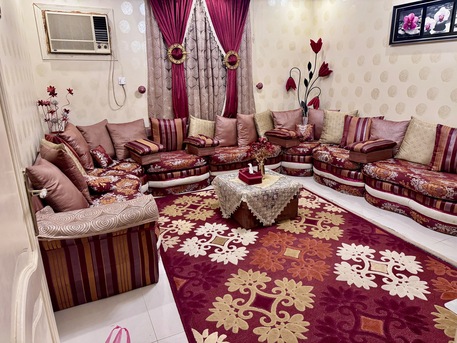 Jeddah, Furniture, SAR 650,  Sofa With Tea Table For Sale