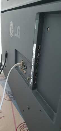 Thuqbah, Electronics, SAR 500,  FOR SALE: LG 42LB582 42-inch