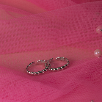 Mumbai, Jewelry, INR 1399,  Silver Twist Elegance Toe Rings