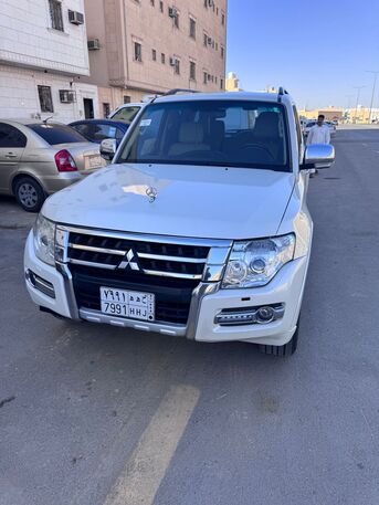 Riyadh, Vehicles, Cars & Trucks , SAR 38,  Mitsubishi Pajero,  2016,  Automatic,  200 KM,  Pajero For Sale