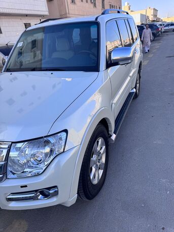 Riyadh, Vehicles, Cars & Trucks , SAR 38,  Mitsubishi Pajero,  2016,  Automatic,  200 KM,  Pajero For Sale