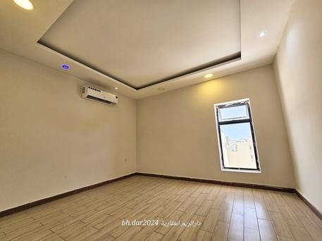 Manama, Apartments/Houses, BHD 180/year,  1 BR,  Qalali City/high-end Apartment For Rent With Air Conditioning Including Electricity