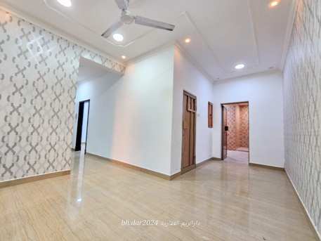 Arad, Apartments/Houses, BHD 210/year,  2 BR,  Arad City/high-end Apartment For Rent With Unlimited All-electric Air Conditioner