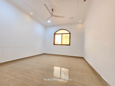 Arad, Apartments/Houses, BHD 210/year,  2 BR,  Arad City/high-end Apartment For Rent With Unlimited All-electric Air Conditioner