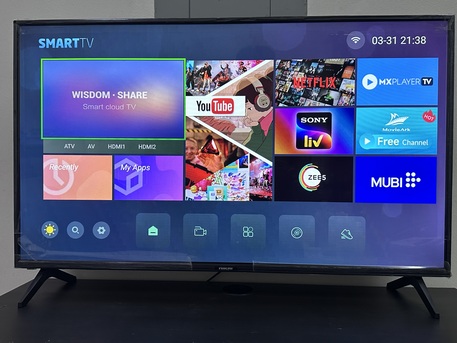 Al Thuqbah, Appliances, SAR 600,  HD LCD Smart TV With Table For Sale - Very Good Condition