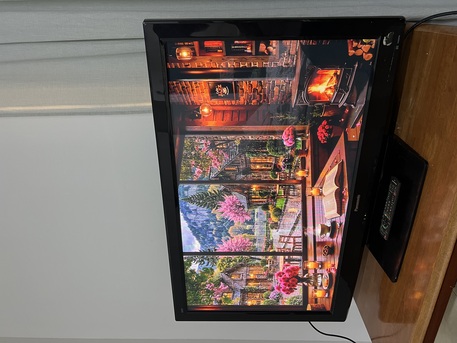 Jeddah, Electronics, SAR 350,  تلفزيون باناسونيك 46 بوصة مع القاعدة (ستان