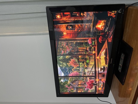 Jeddah, Electronics, SAR 350,  تلفزيون باناسونيك 46 بوصة مع القاعدة (ستان