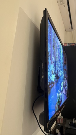 Jeddah, Electronics, SAR 250,  تلفزيون باناسونيك 50 بوصة حامل جداري ستاند