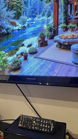 Jeddah, Electronics, SAR 250,  تلفزيون باناسونيك 50 بوصة حامل جداري ستاند