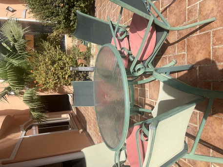 Jeddah, Furniture, SAR 500,  طاولة خارجية مع 6 كراسي بحالة ممتازة